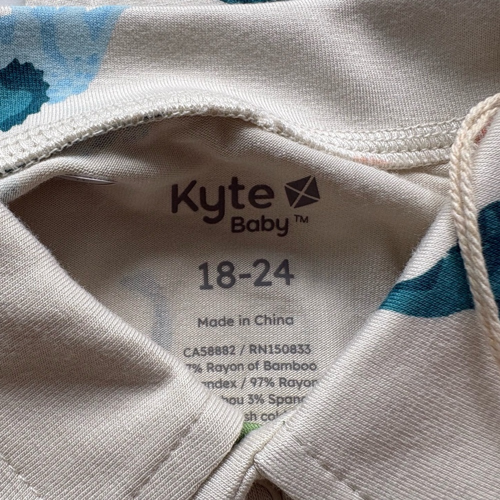 Kyte Baby Polo Shortall in Ecru Roar 🦕 - Picture 3 of 3